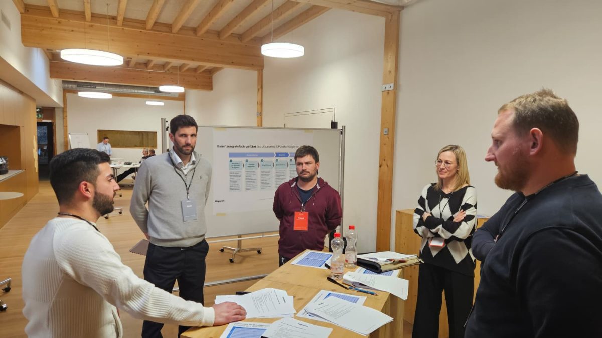 Gsponer. • Erfolgreiches Führungsforum Bau