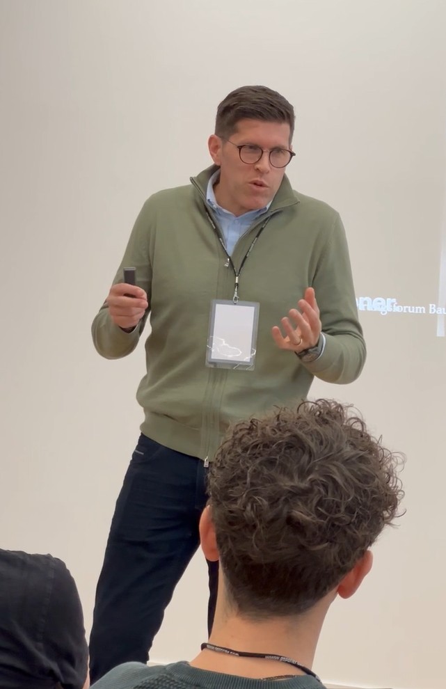 Gsponer. • Erfolgreiches Führungsforum Bau